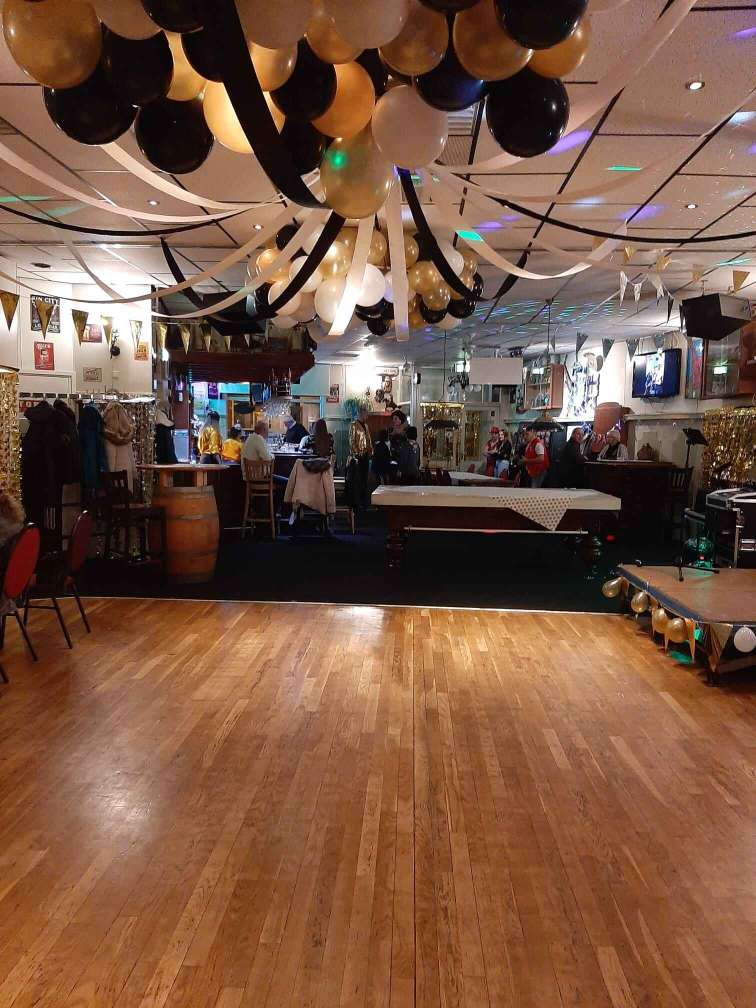 Zaal ingericht voor een evenement